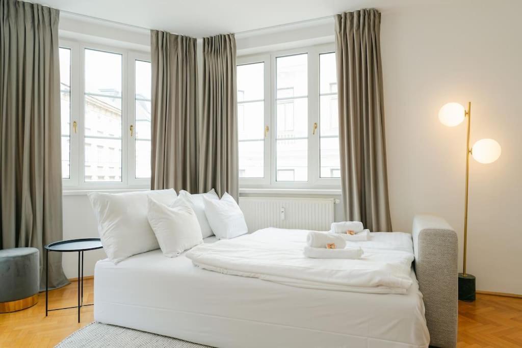 Hip Perfect For 4 Or 6, Great District, Metro Apartment Wien