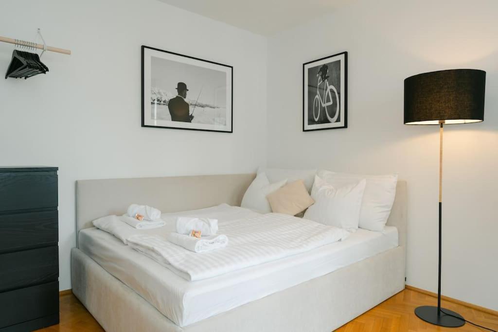 Hip Perfect For 4 Or 6, Great District, Metro Apartment Wien