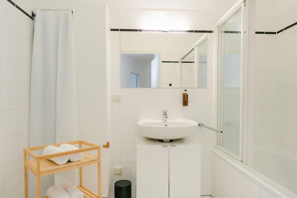 Hip Perfect For 4 Or 6, Great District, Metro *