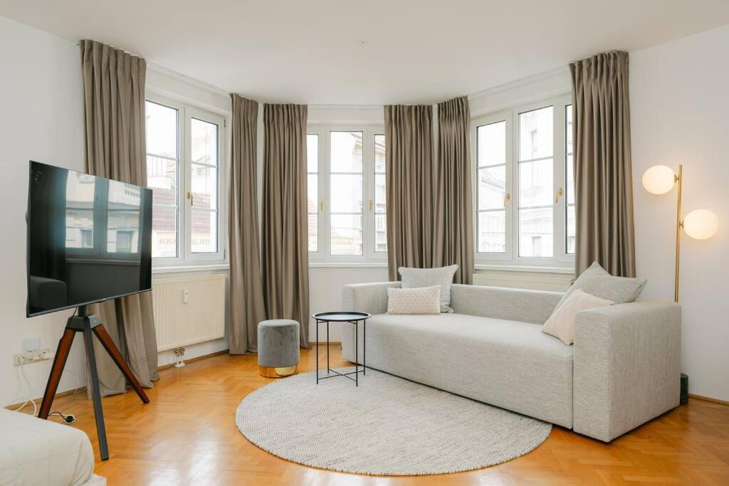 Hip Perfect For 4 Or 6, Great District, Metro Apartment Wien